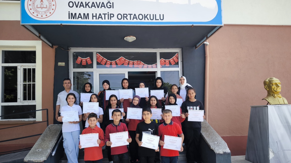 TÜBİTAK 4006 Bilim Fuarında Görev alan Öğretmen ve Öğrencilerimize Belgeleri Verildi